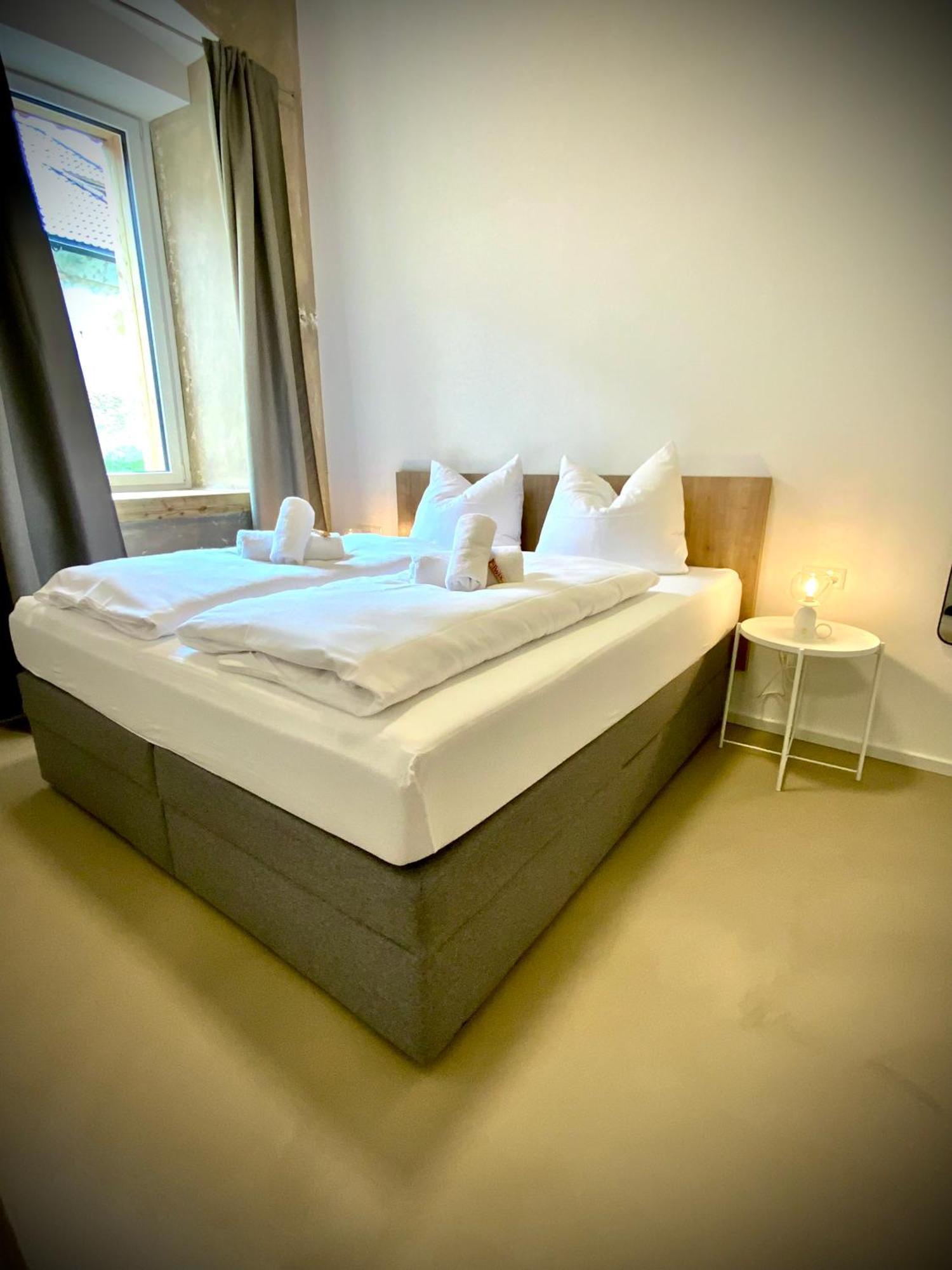 شقة Waterfront - Urbane Eleganz Am Bachufer فيلاخ المظهر الخارجي الصورة